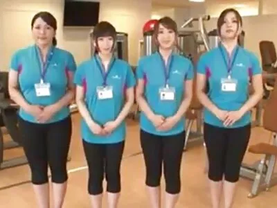 Brunette cutie در حین کمپ زدن به شدت ضربه می سکس دوربین مخفی در هتل خورد