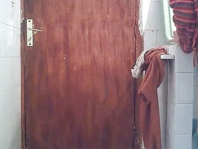 خنک بزرگ الاغ در حال ربودن دوربین مخفی سکس ماساژ خیس خود را پر از عمق توسط مرد خوب آویزان شده است
