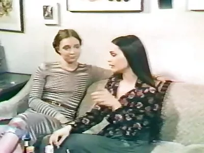 یک عروسک کوچک سکس دوربین بور ، یک دانگ سیاه بزرگ و سفت می گیرد
