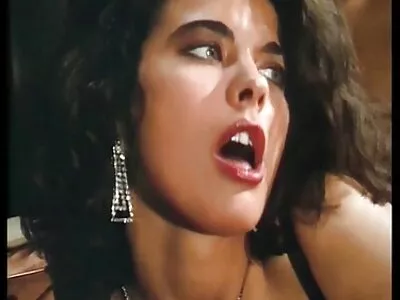 عزیزم سبزه در سه نفره گرم از خود لذت ماساز مخفی می برد