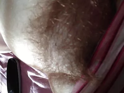 شخص خوش شانس در حال فشردن بچه های طبیعی شگفت انگیز دوربین مخفی سکسی ساحل روی این پومر است