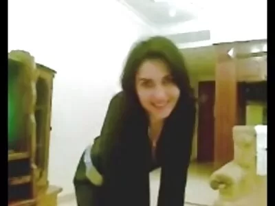 آن مرد دوست دارد نوزادش را بعد دوربین مخفی سکسی زنان از دوش گرفتن در حمامش بکوبد